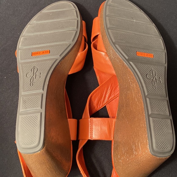 Cole Haanleather wedge heel’s size 10. 3inch heel, 1 burnt orange 1 beige. New. - Picture 3 of 8